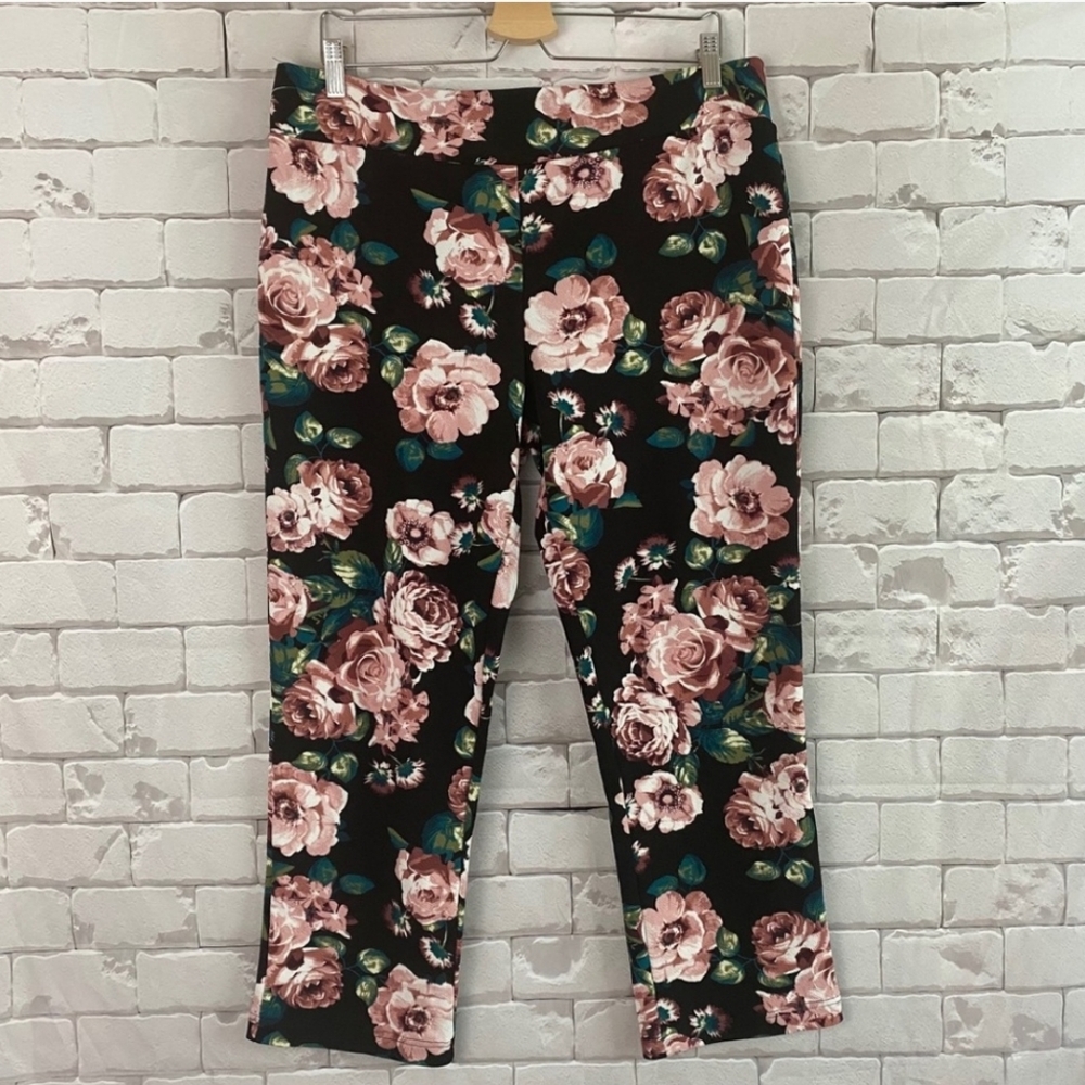 C’est La Vie Floral Pull On Cropped Pant Black XL
